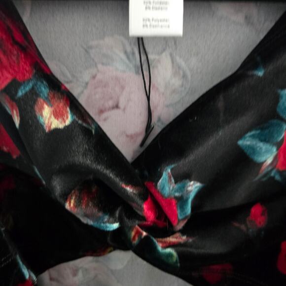 Autumn Adeigbo Rose Cutout Top Size 14 – Velvet, Romantic, New Without Tags - Picture 4 of 7